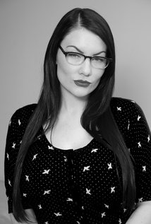 Dahlia Dark