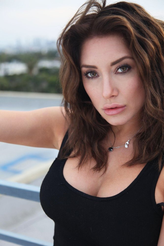Alexandra Vino