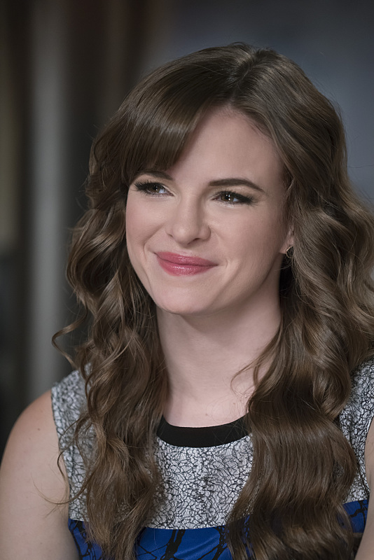 Caitlin Snow