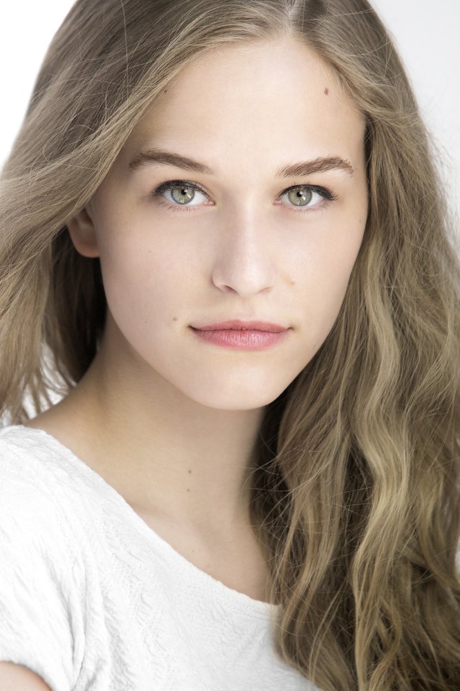 Zoe Graham